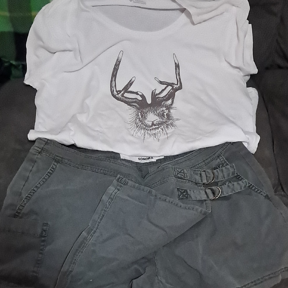 Sonoma White Tee with Deer Graphic and Gray Buckle Shorts